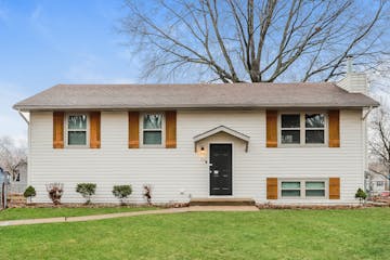 215 SE Crescent St LEES SUMMIT, MO 64063